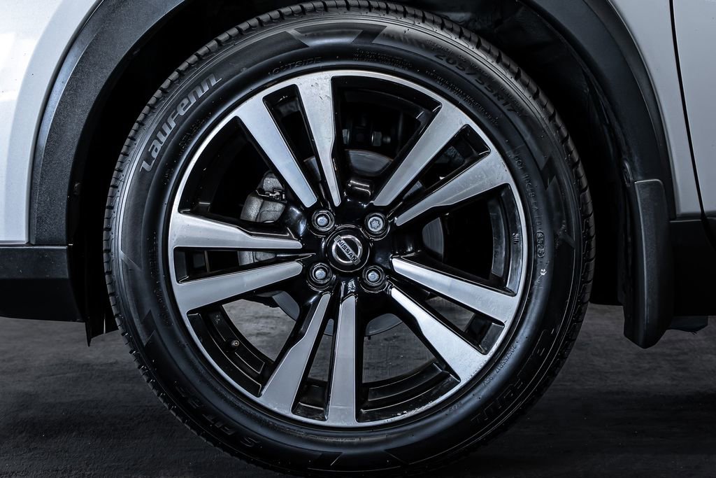 Used 2020 Nissan Kicks SR w/ SR Premium Package image 19