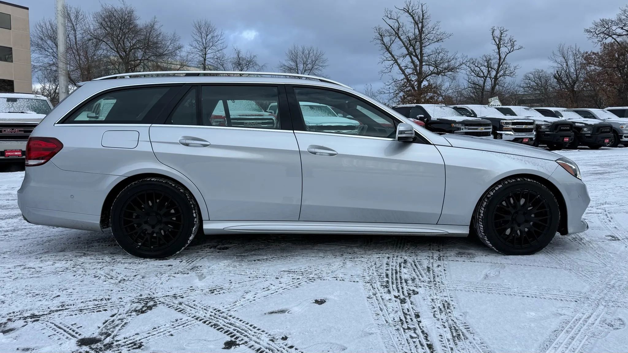 Used 2016 Mercedes-Benz E 350 4MATIC Wagon w/ Premium Package image 11