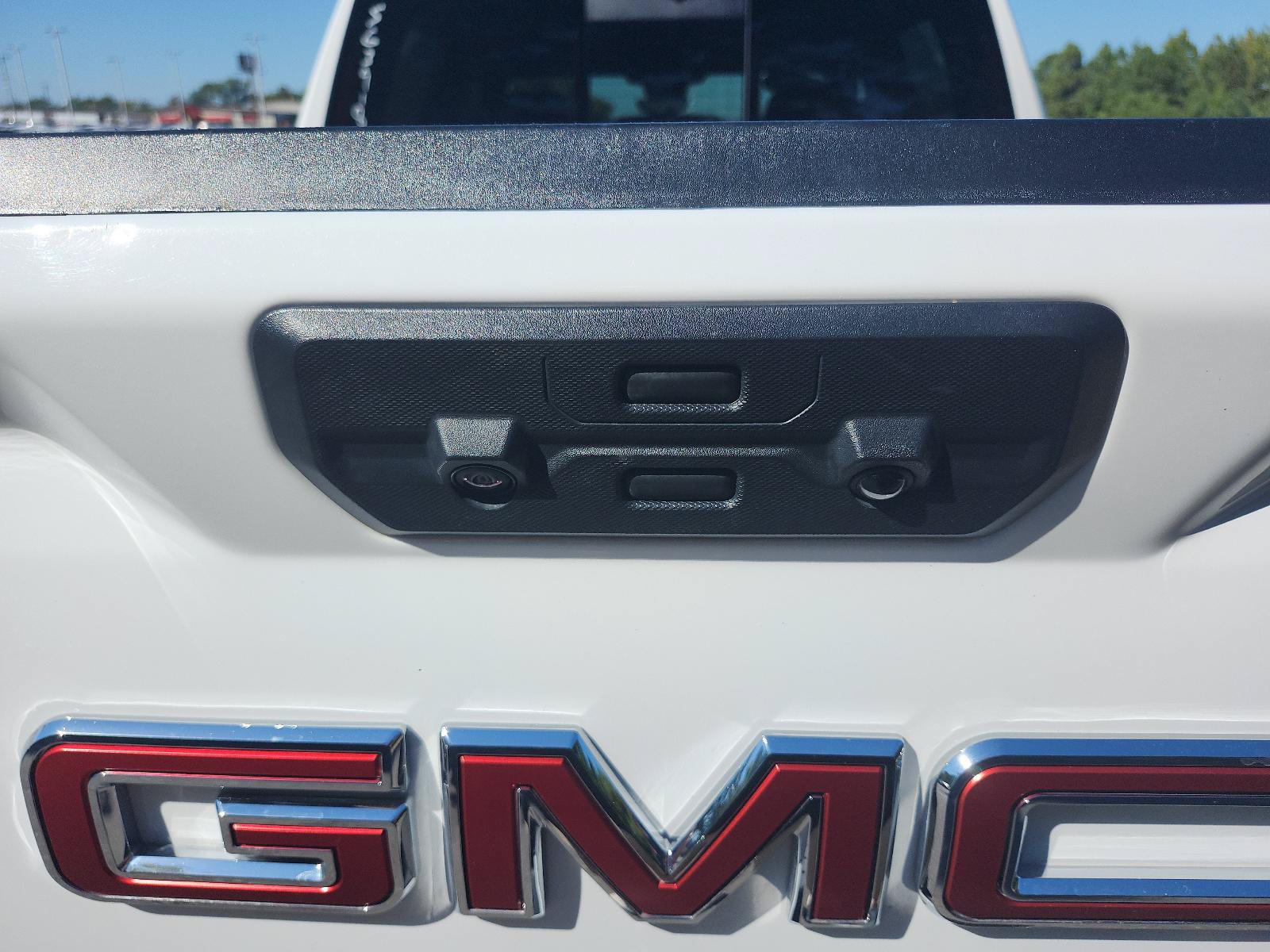 Certified 2025 GMC Sierra 1500 AT4 w/ AT4 Premium Package AWD/4WD image 11