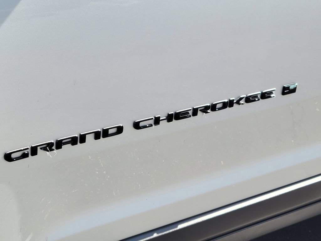 Used 2023 Jeep Grand Cherokee L Laredo AWD/4WD image 25