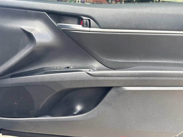 Used 2020 Toyota Camry SE FWD image 18