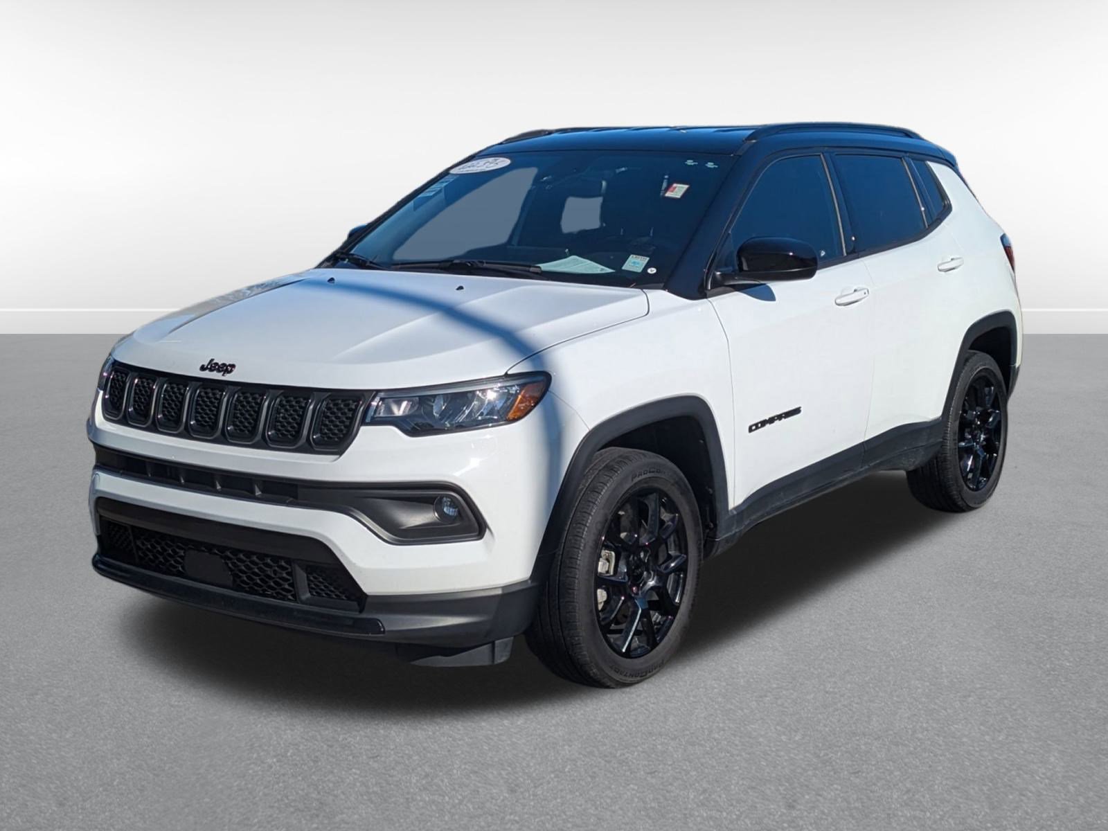 Used 2023 Jeep Compass Altitude image 1