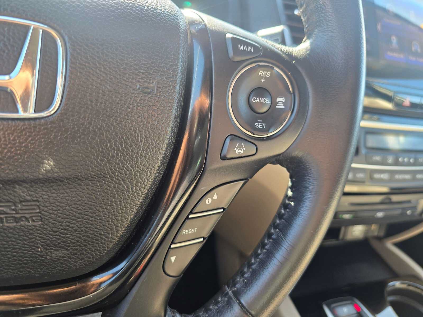 Used 2018 Honda Pilot Touring image 35