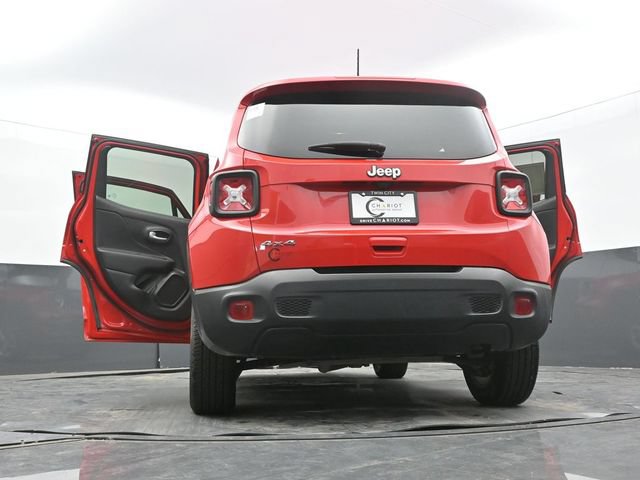 Used 2023 Jeep Renegade Latitude w/ Premium Group AWD/4WD image 68