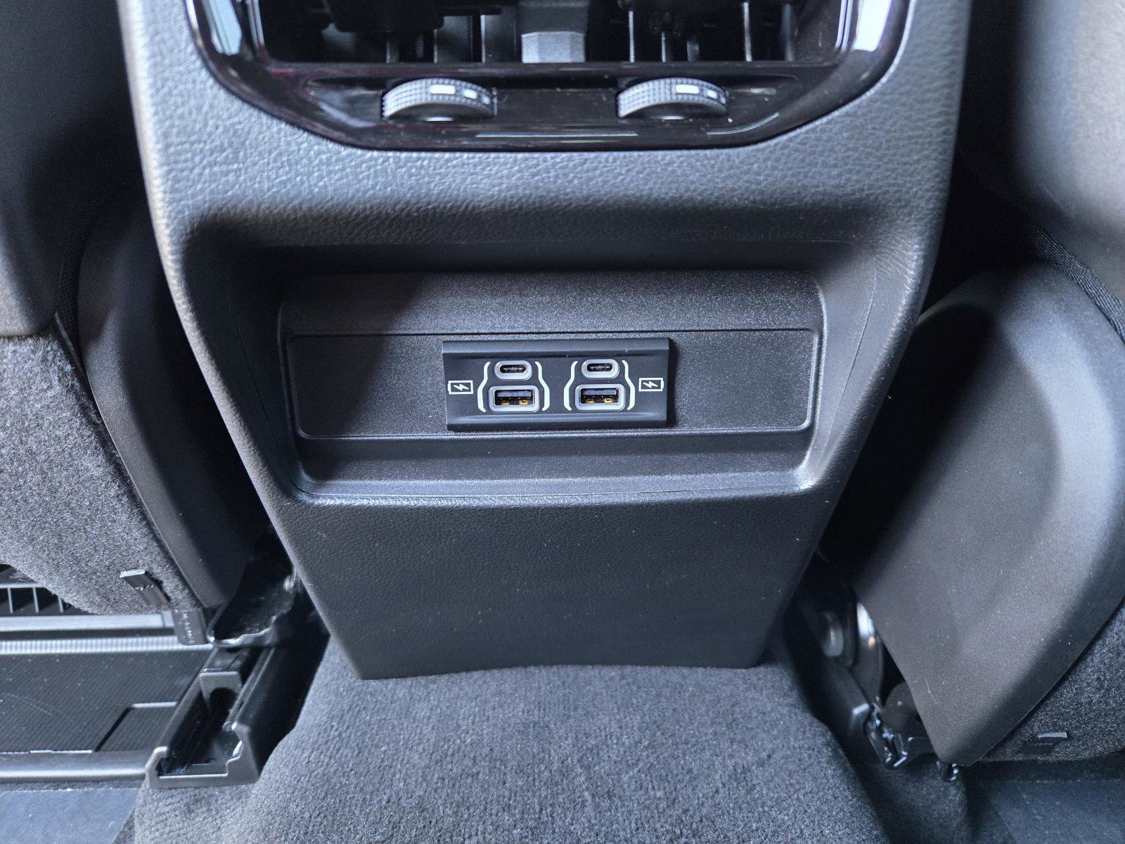 Used 2025 Jeep Grand Cherokee Laredo X image 26