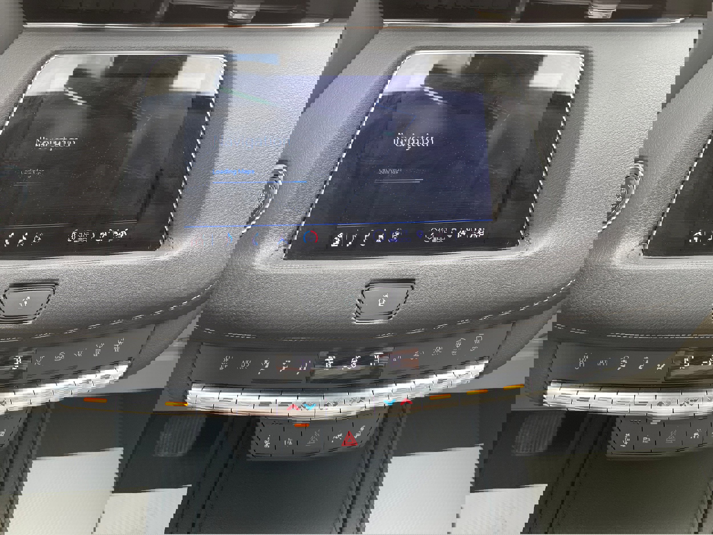 Used 2022 Cadillac XT4 Luxury w/ Cold Weather Package image 23