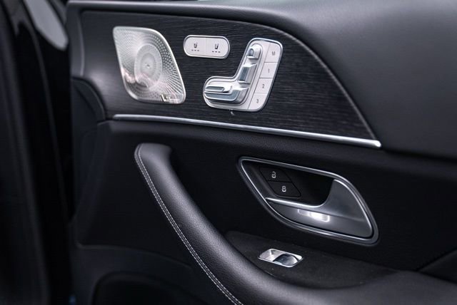 Used 2025 Mercedes-Benz GLS 450 4MATIC image 33