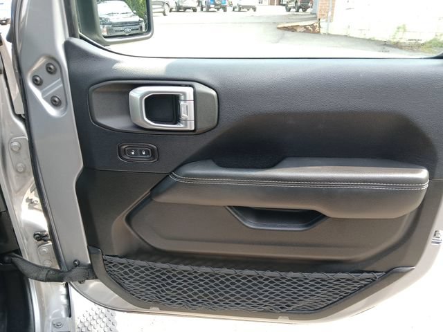 Used 2018 Jeep Wrangler Unlimited Sahara AWD/4WD image 46