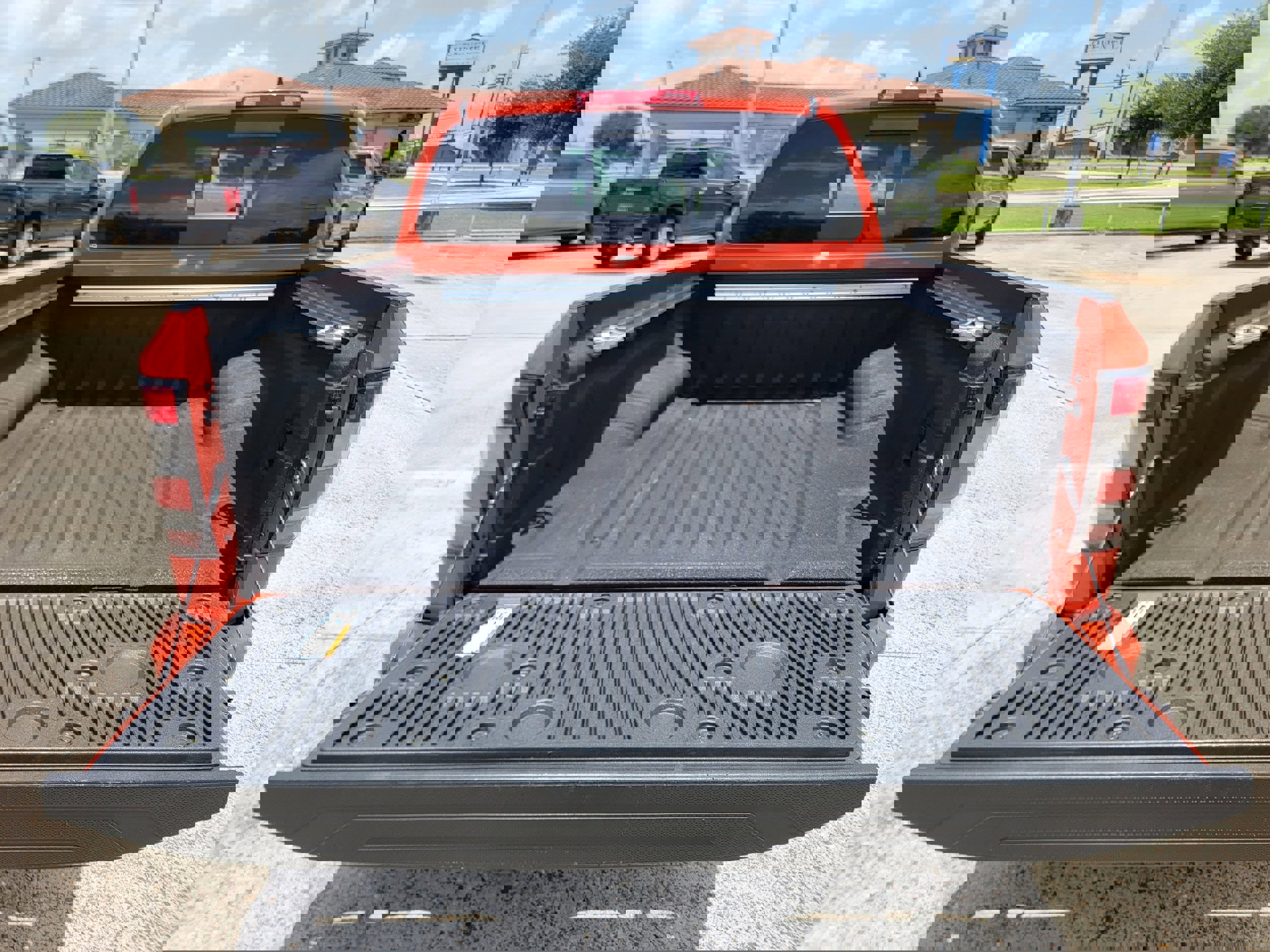 Used 2025 Nissan Frontier PRO-4X w/ Pro Convenience Package image 35