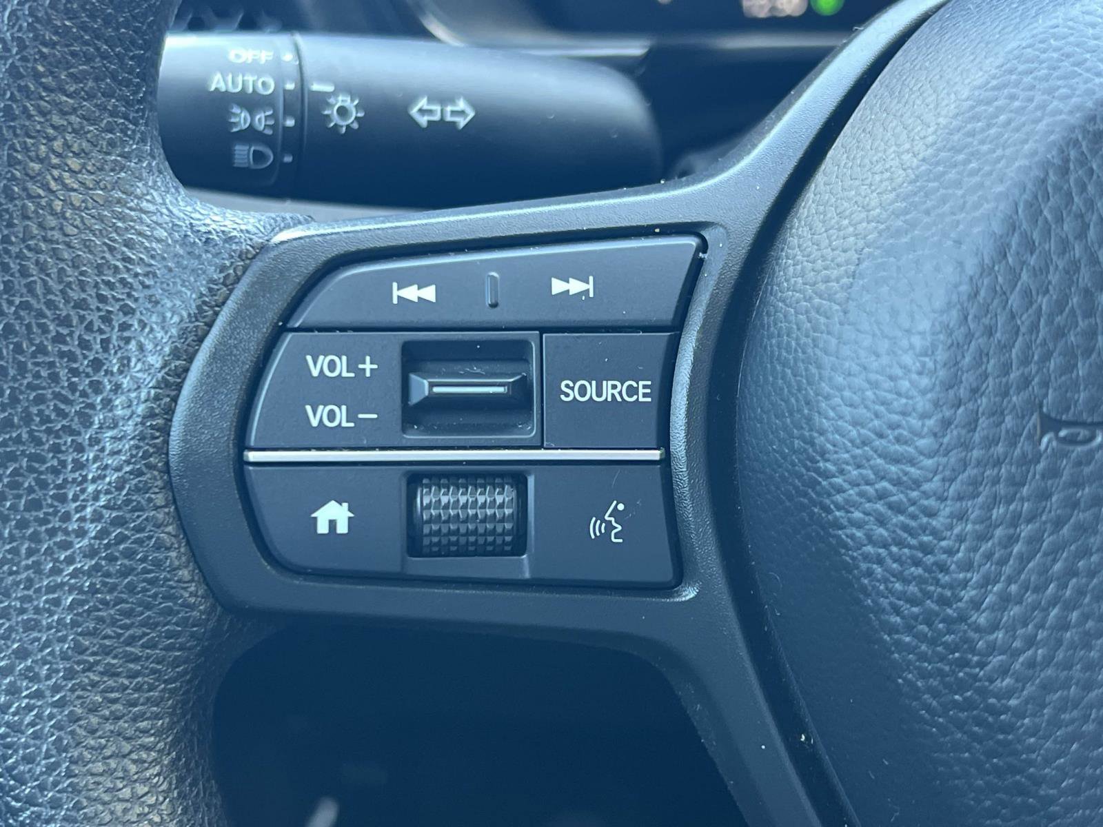 Certified 2025 Honda CR-V EX image 9