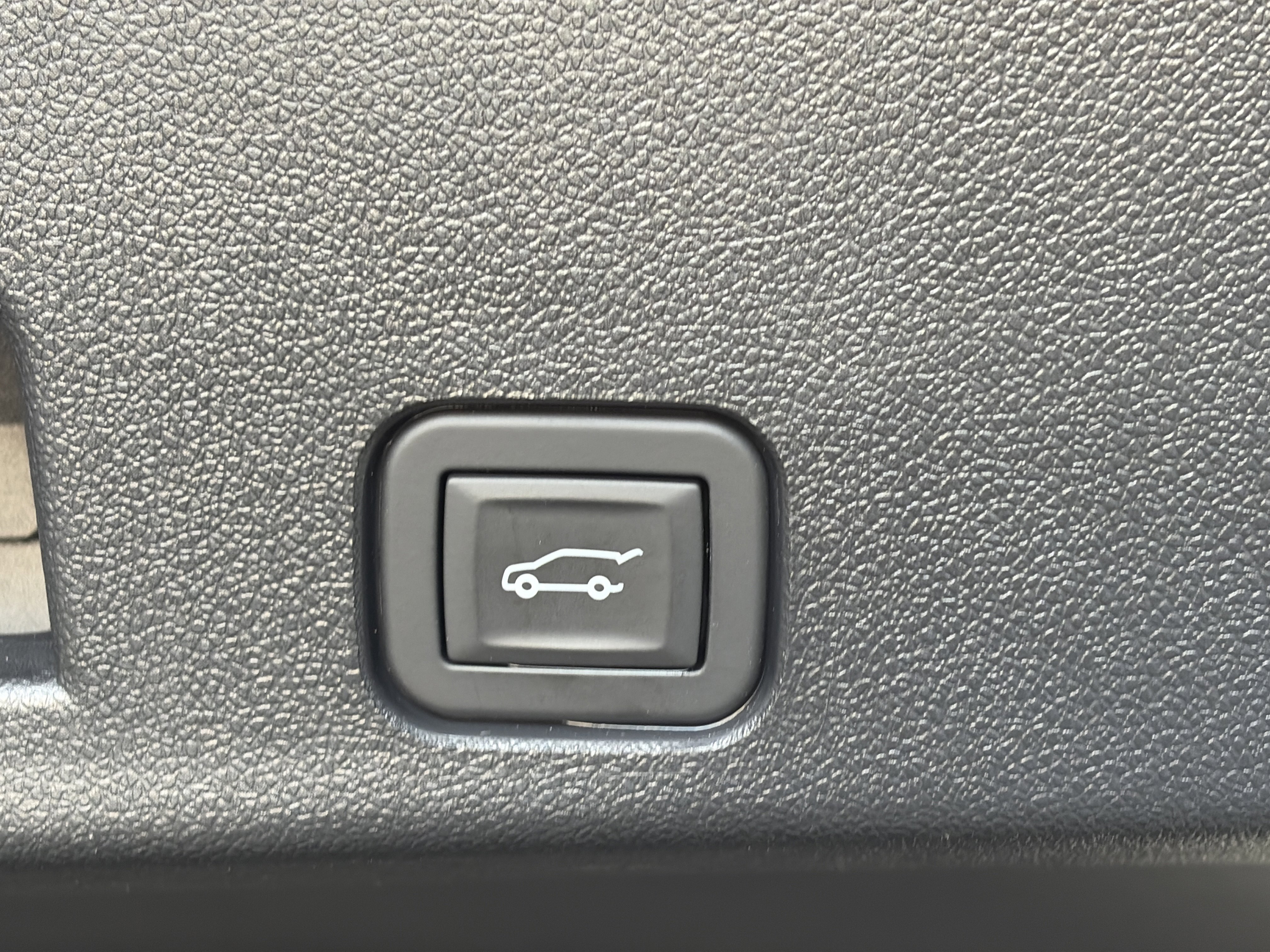 Used 2024 Chevrolet Traverse RS AWD/4WD image 17