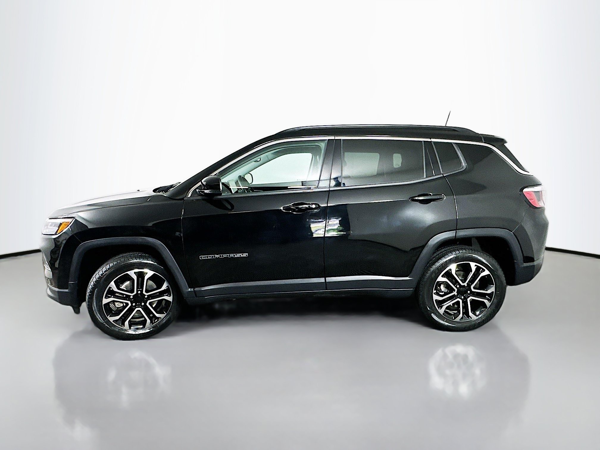 Used 2022 Jeep Compass Limited AWD/4WD image 4