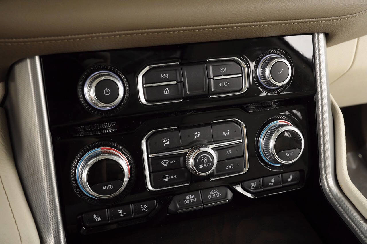 Used 2021 GMC Yukon Denali w/ Denali Premium Package image 28