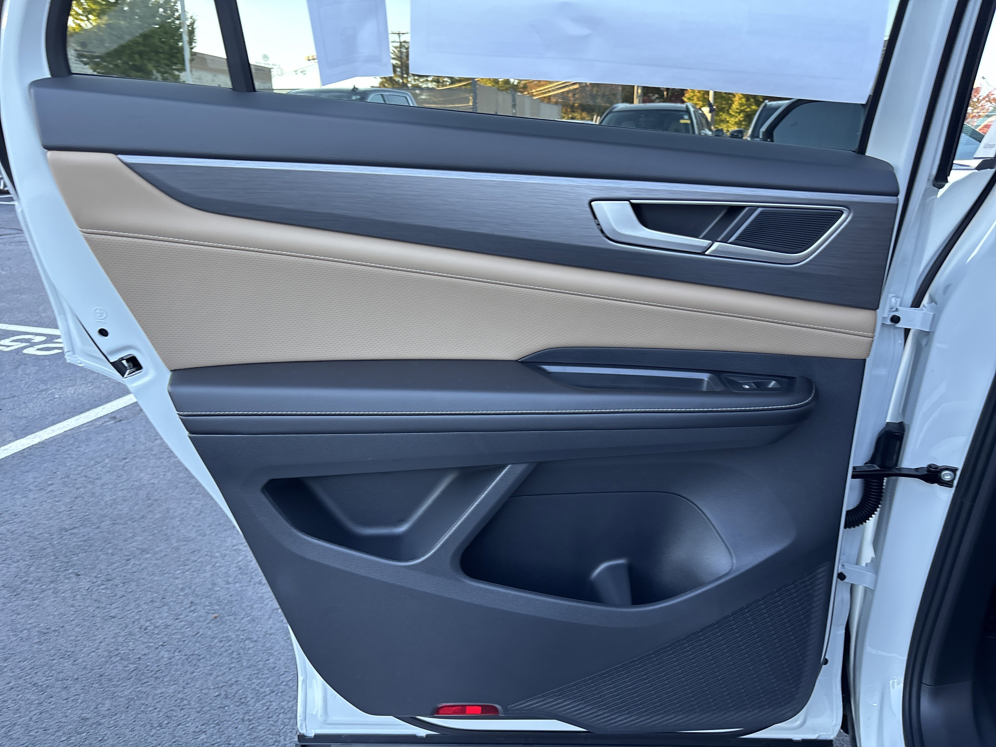 New 2026 Volkswagen Atlas Cross Sport SE image 25