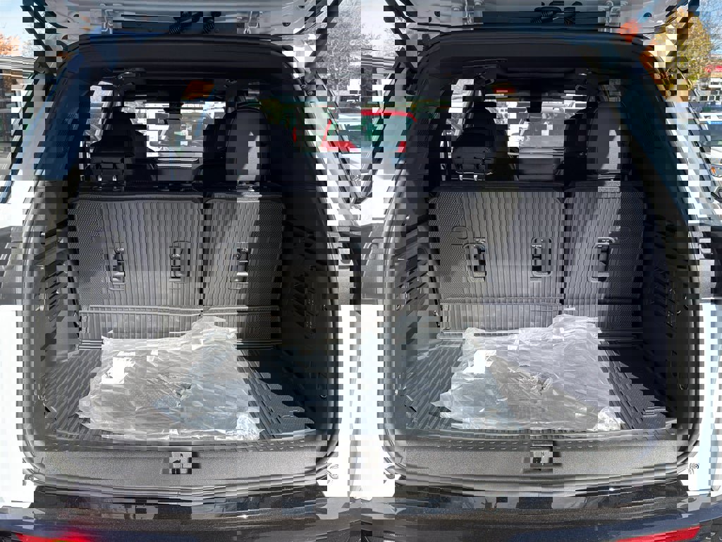 New 2026 Chevrolet Traverse High Country w/ LPO, Floor Liner Package image 30