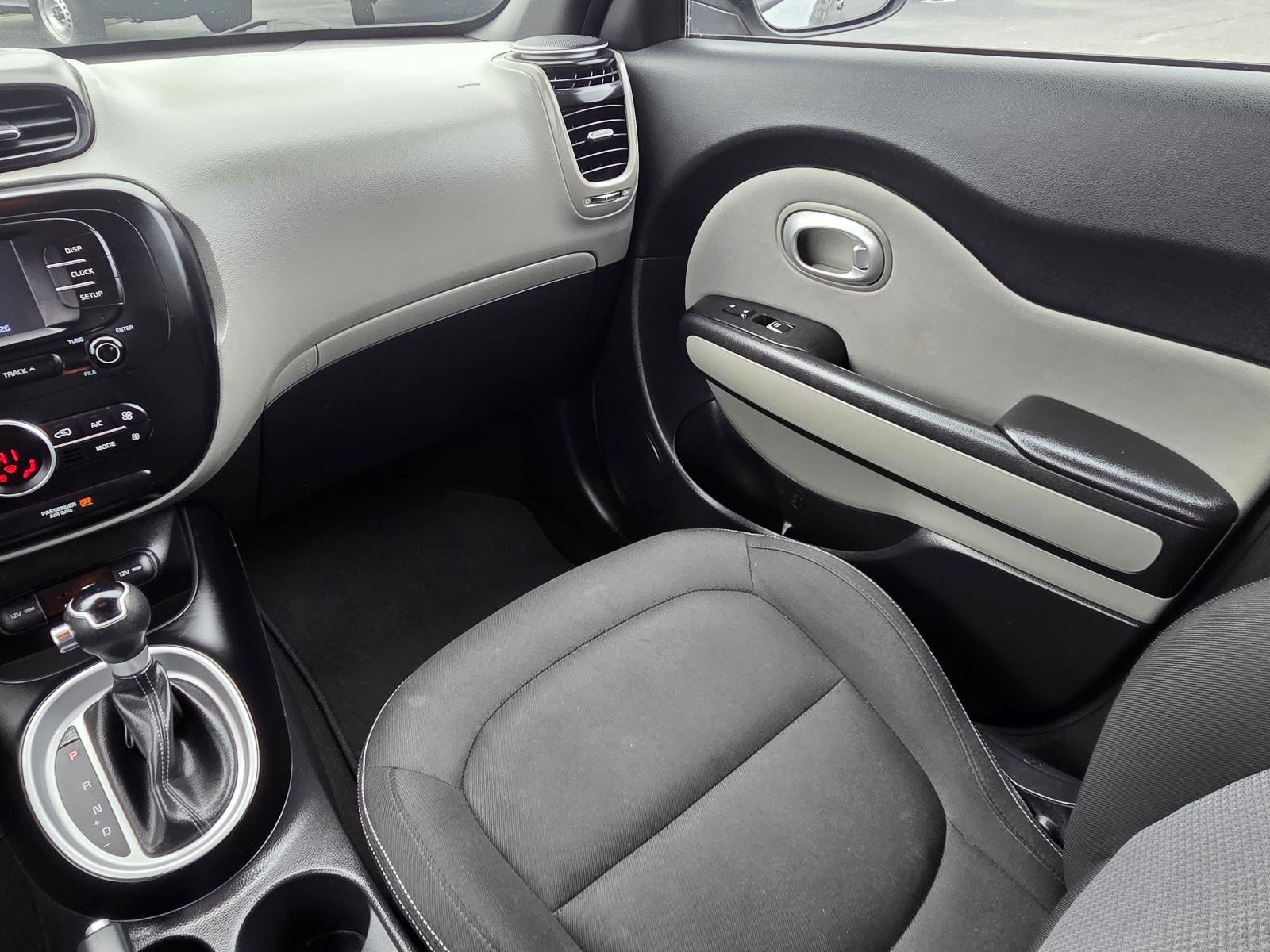 Used 2017 Kia Soul + image 18