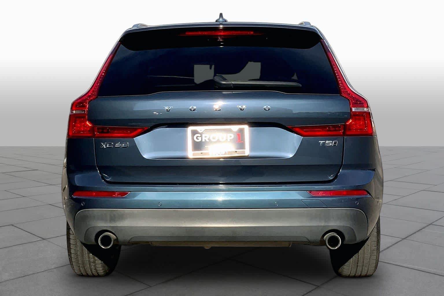 Used 2018 Volvo XC60 T5 Momentum w/ Vision Package AWD/4WD image 5