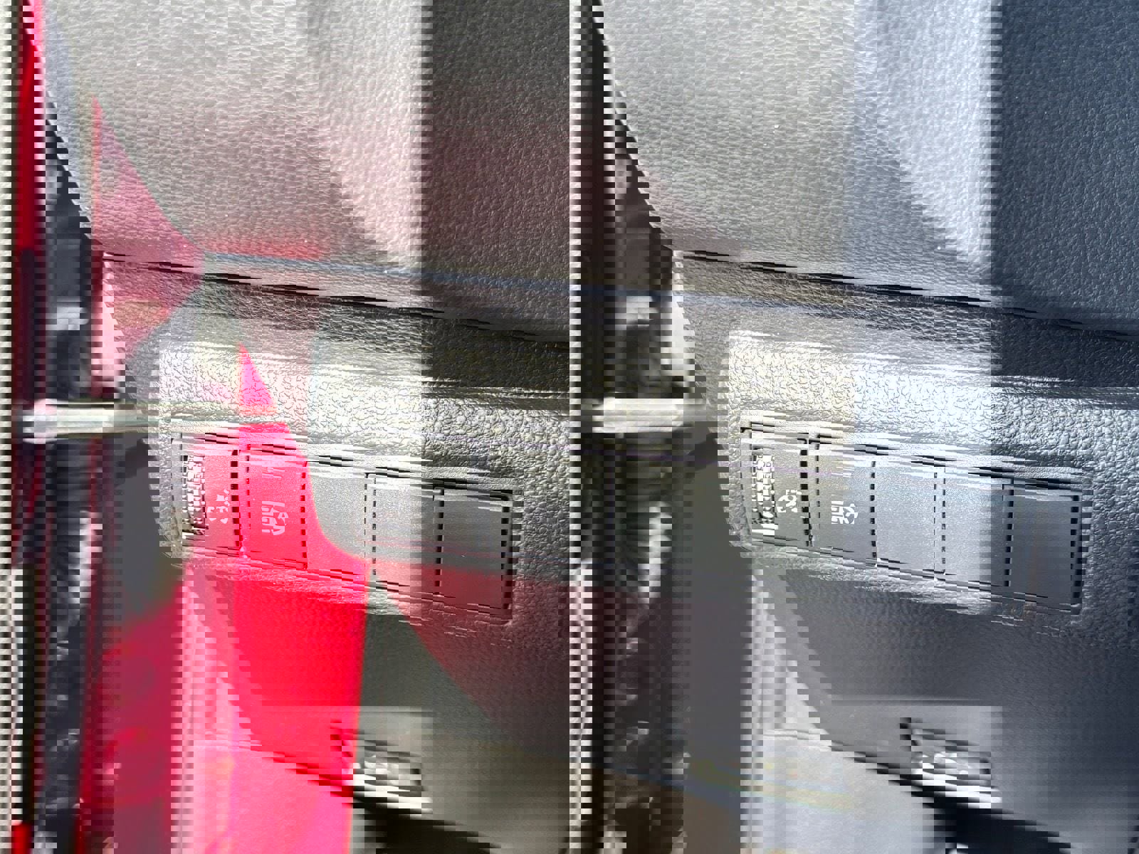 Used 2025 Toyota Corolla LE w/ Carpet Mat Package (TMS) image 32