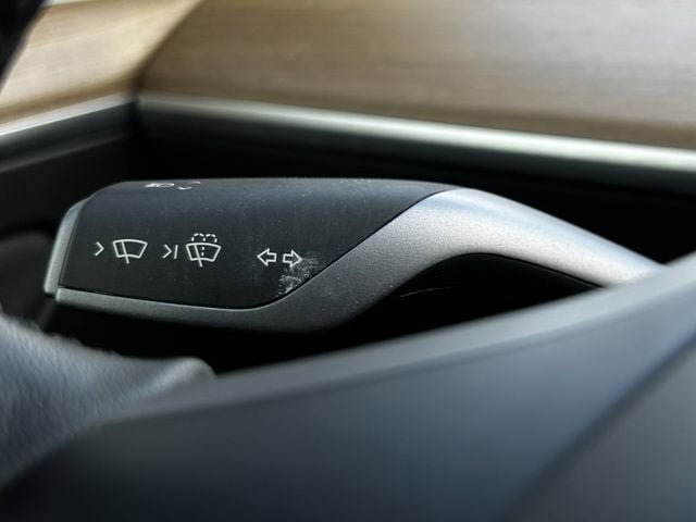 Used 2023 Tesla Model Y Long Range AWD/4WD image 23