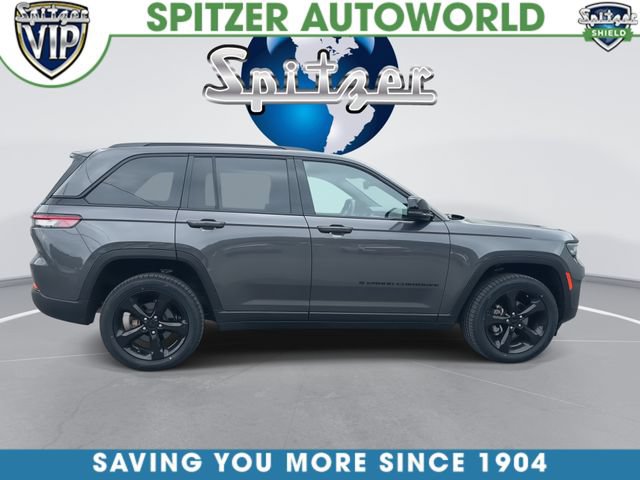 Used 2024 Jeep Grand Cherokee Altitude AWD/4WD image 10