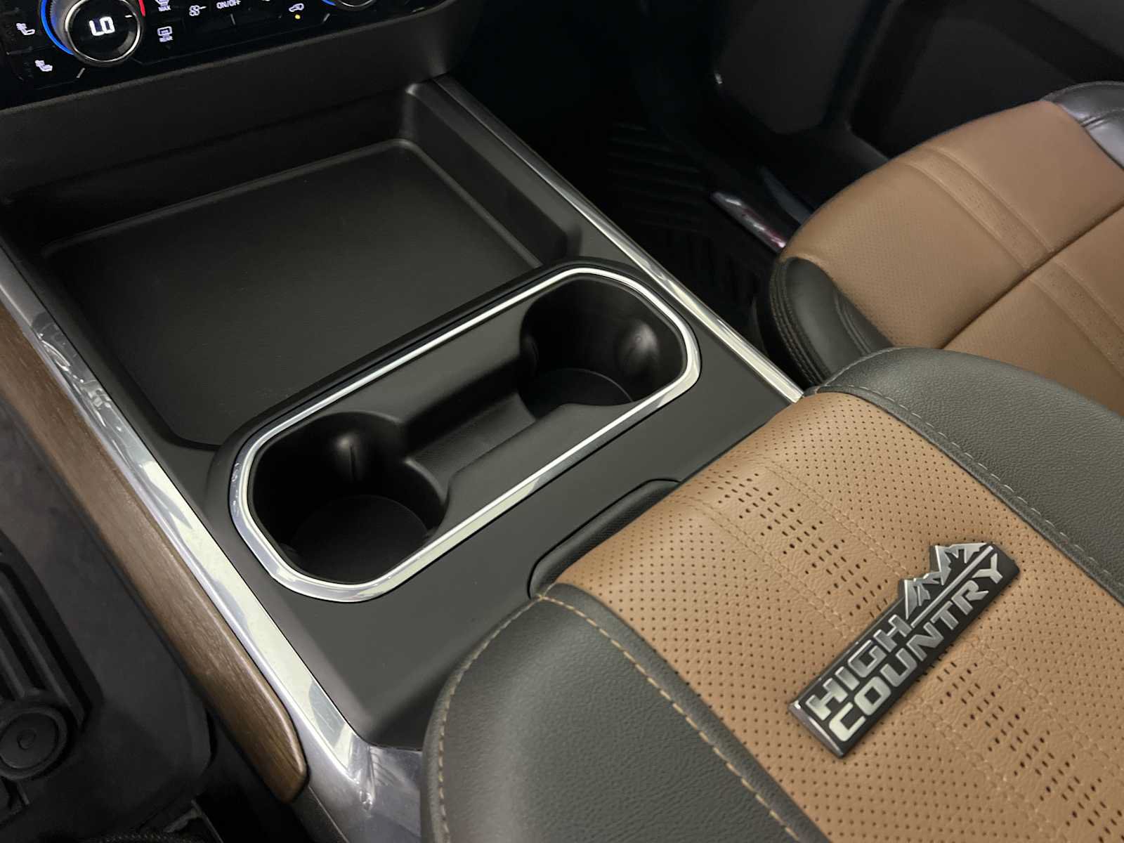 Used 2024 Chevrolet Silverado 2500 High Country w/ LPO, Dark Essentials Package AWD/4WD image 33