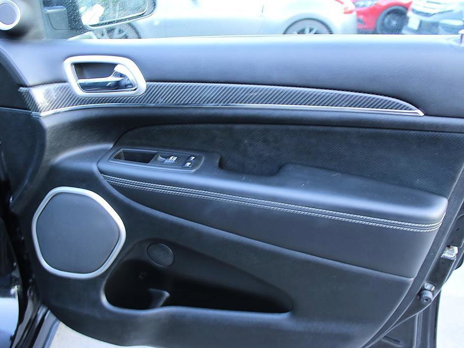 Used 2014 Jeep Grand Cherokee SRT8 w/ Luxury Group II AWD/4WD image 25