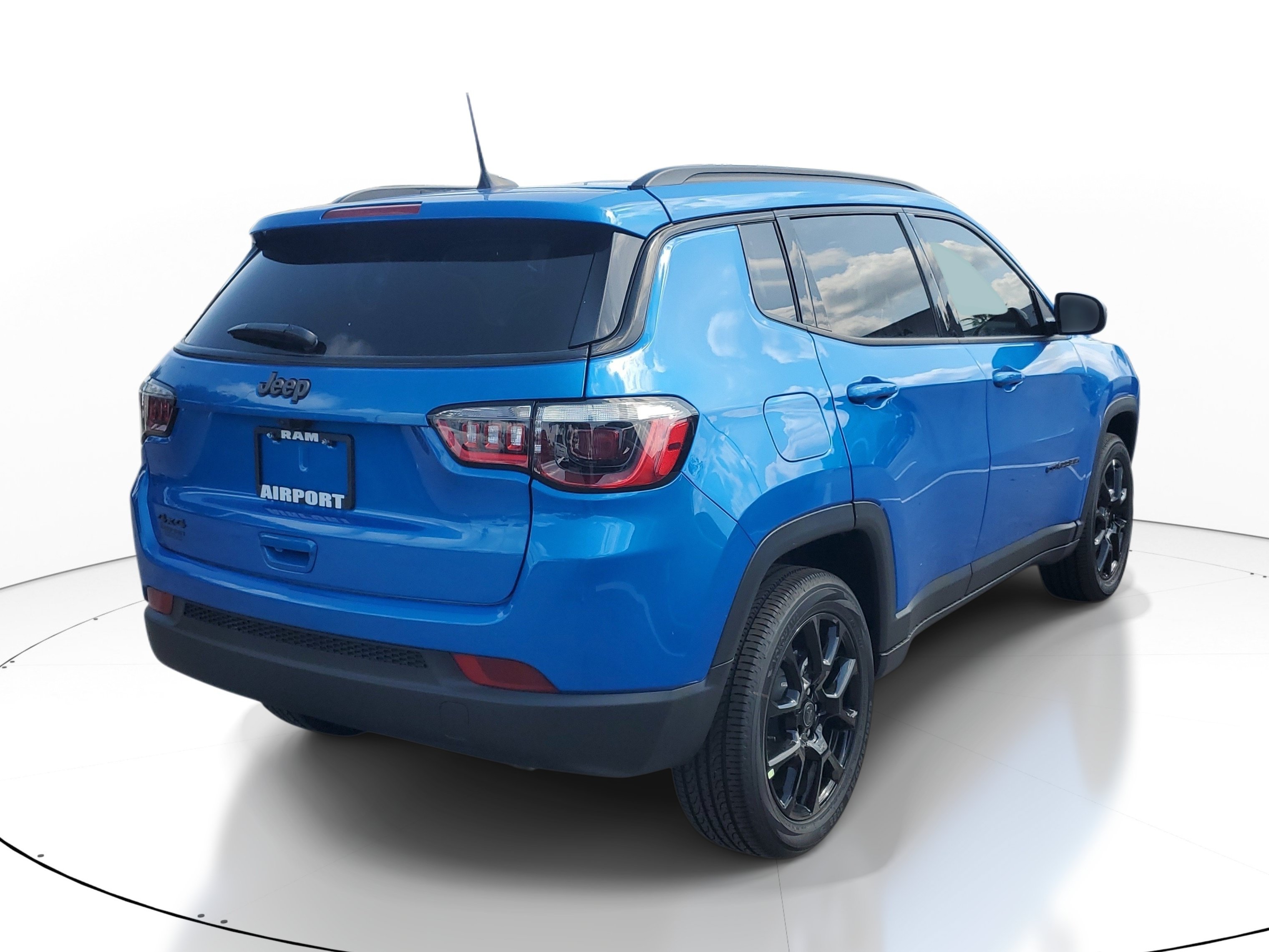 New 2026 Jeep Compass Latitude AWD/4WD image 4