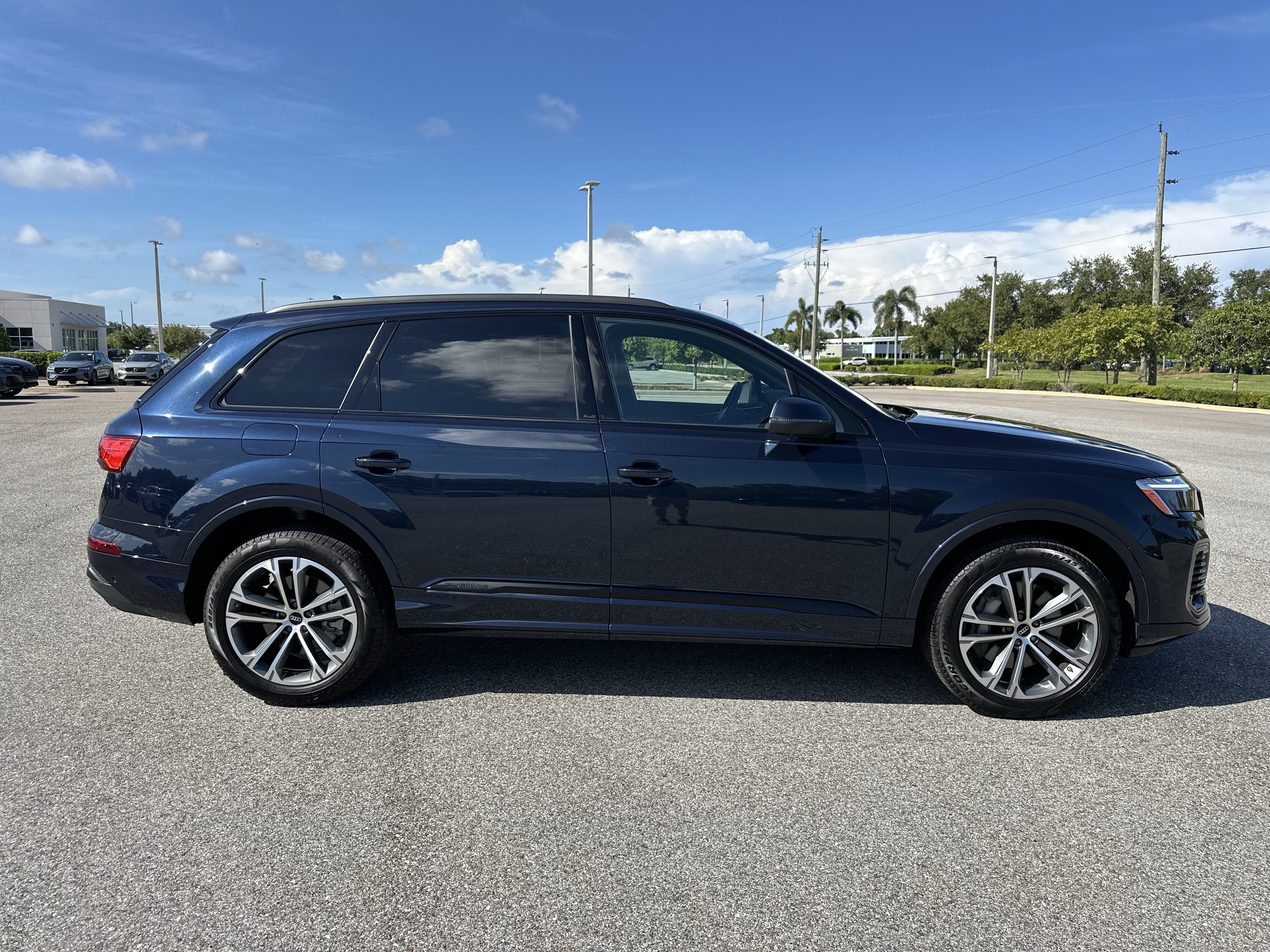 Certified 2026 Audi Q7 2.0T Premium w/ Convenience Plus Package AWD/4WD image 3