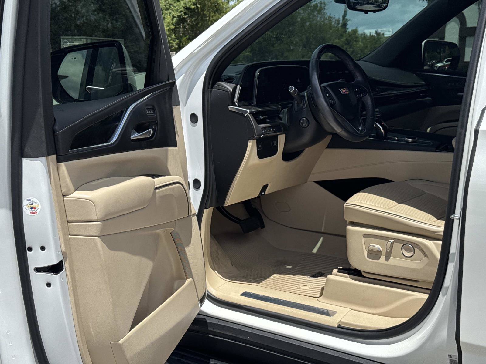 Certified 2024 Cadillac Escalade Premium Luxury w/ LPO, Floor Liner Package AWD/4WD image 13
