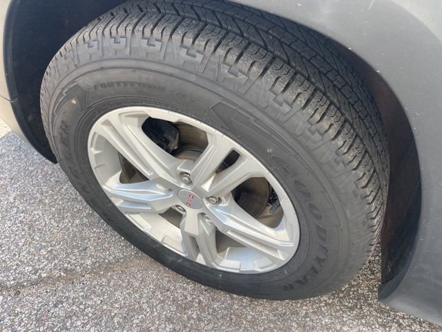 Used 2021 GMC Terrain SLE w/ Driver Convenience Package image 12