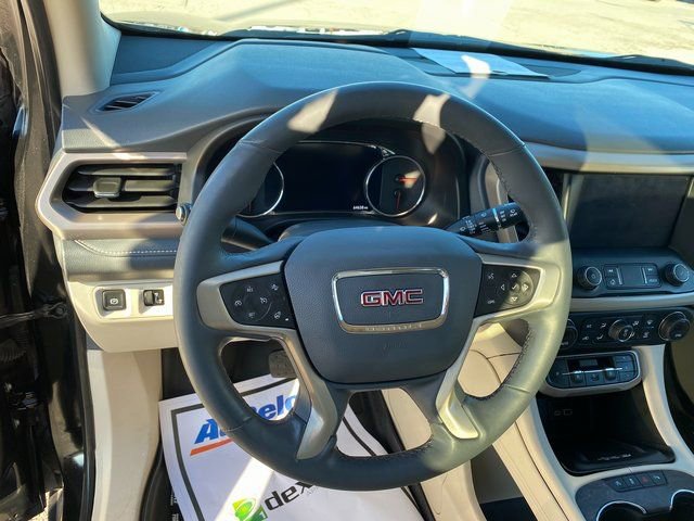 Used 2023 GMC Acadia Denali w/ Black Diamond Edition image 11