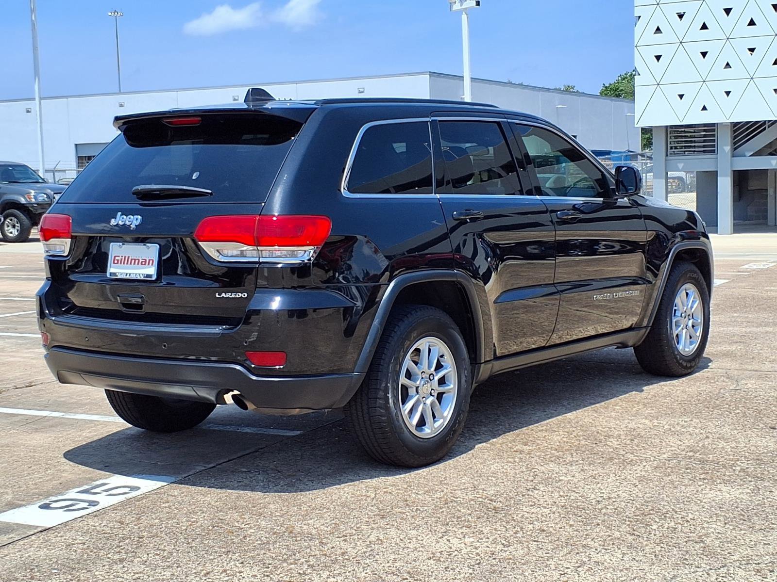Used 2019 Jeep Grand Cherokee Laredo RWD image 27