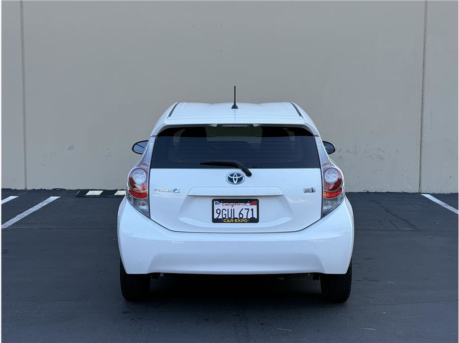 Used 2014 Toyota Prius C One image 5