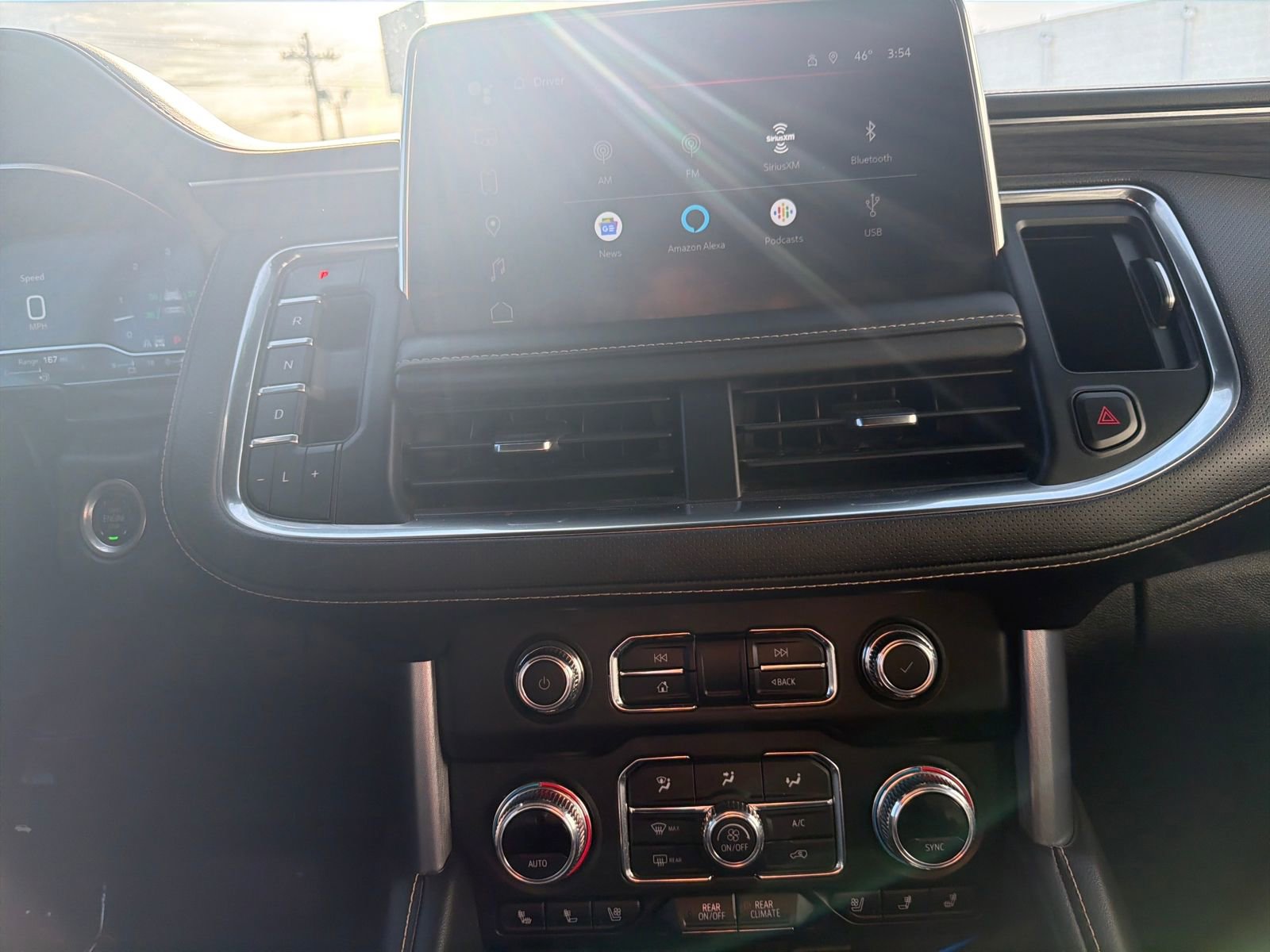 Used 2024 GMC Yukon SLT image 29