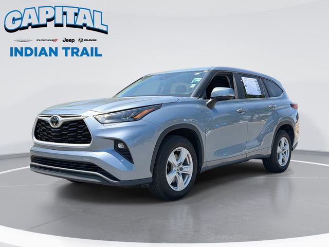 Used 2023 Toyota Highlander LE