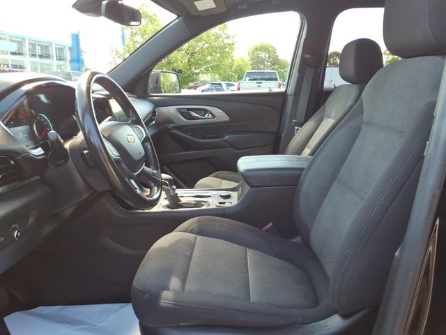 Used 2022 Chevrolet Traverse LT w/ LPO, Blackout Package AWD/4WD image 14