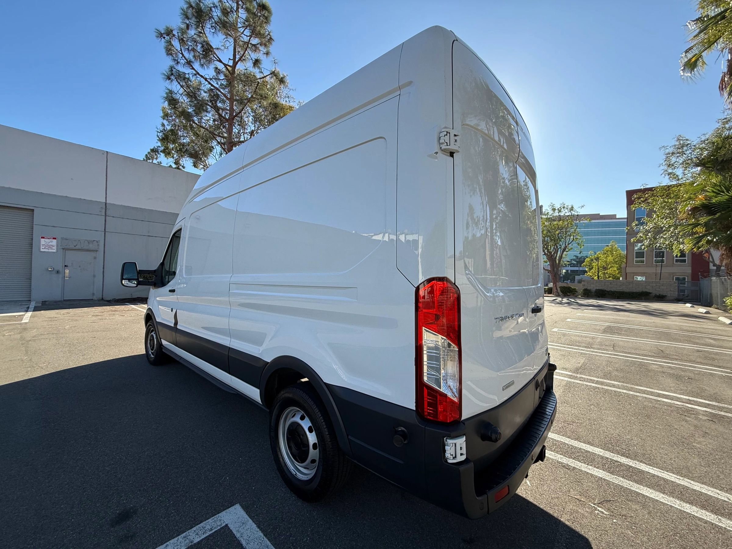 Used 2015 Ford Transit 250 148 High Roof image 3