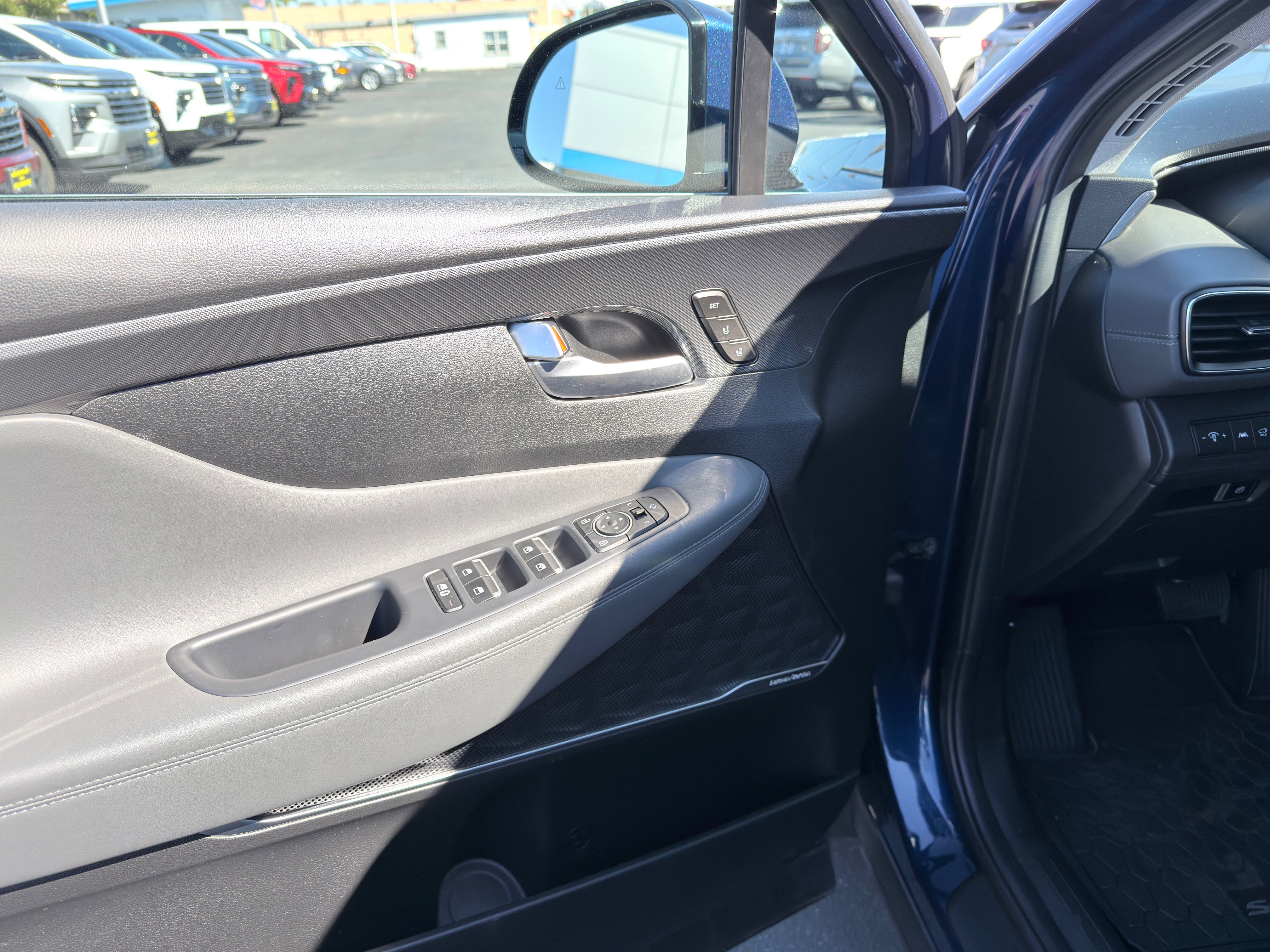 Used 2023 Hyundai Santa Fe Limited image 23