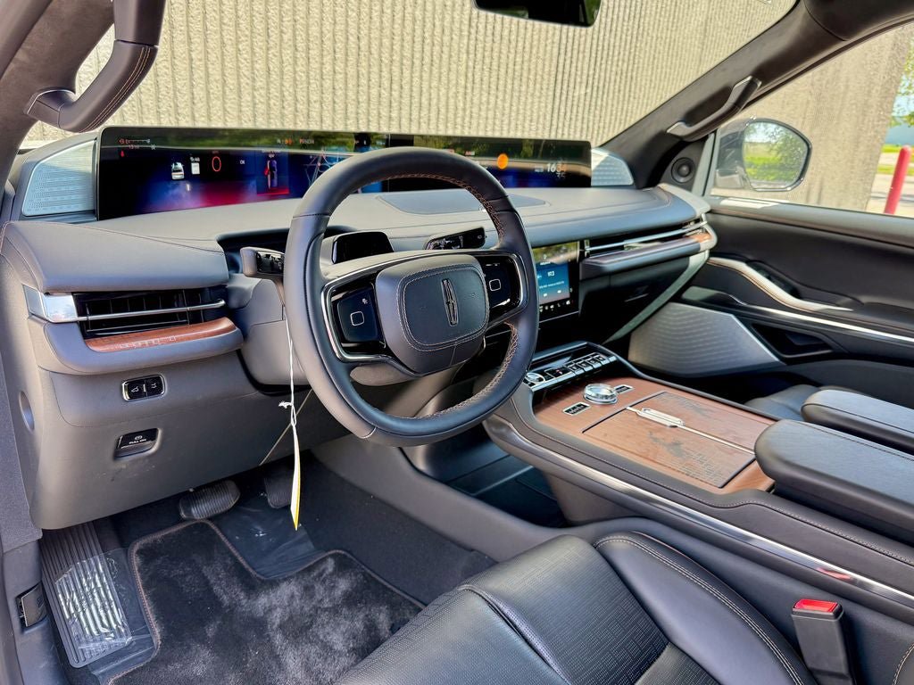New 2026 Lincoln Navigator L Black Label AWD/4WD image 10
