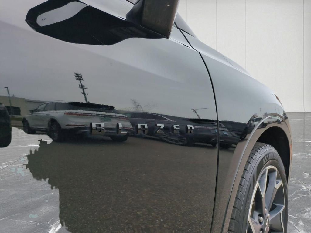 Used 2019 Chevrolet Blazer RS w/ LPO, Floor Liner Package AWD/4WD image 10