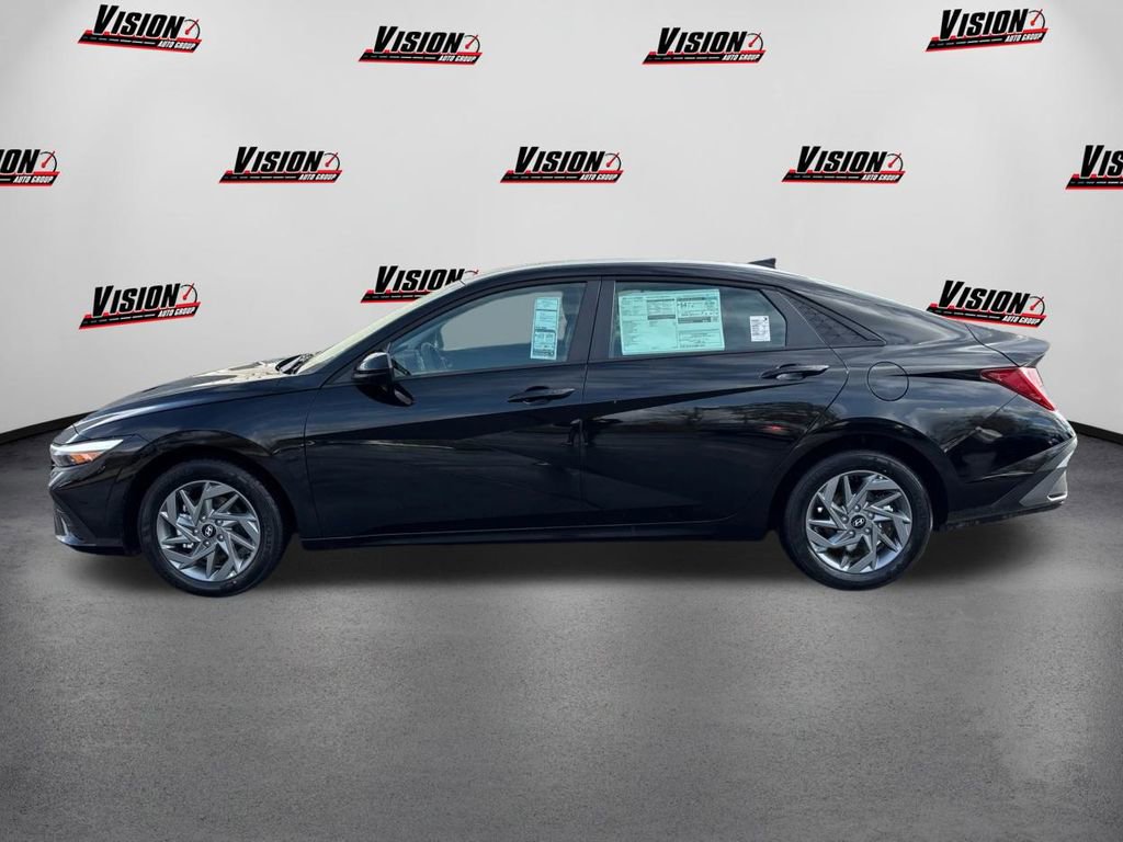 New 2026 Hyundai Elantra Hybrid w/ Cargo Package FWD image 8