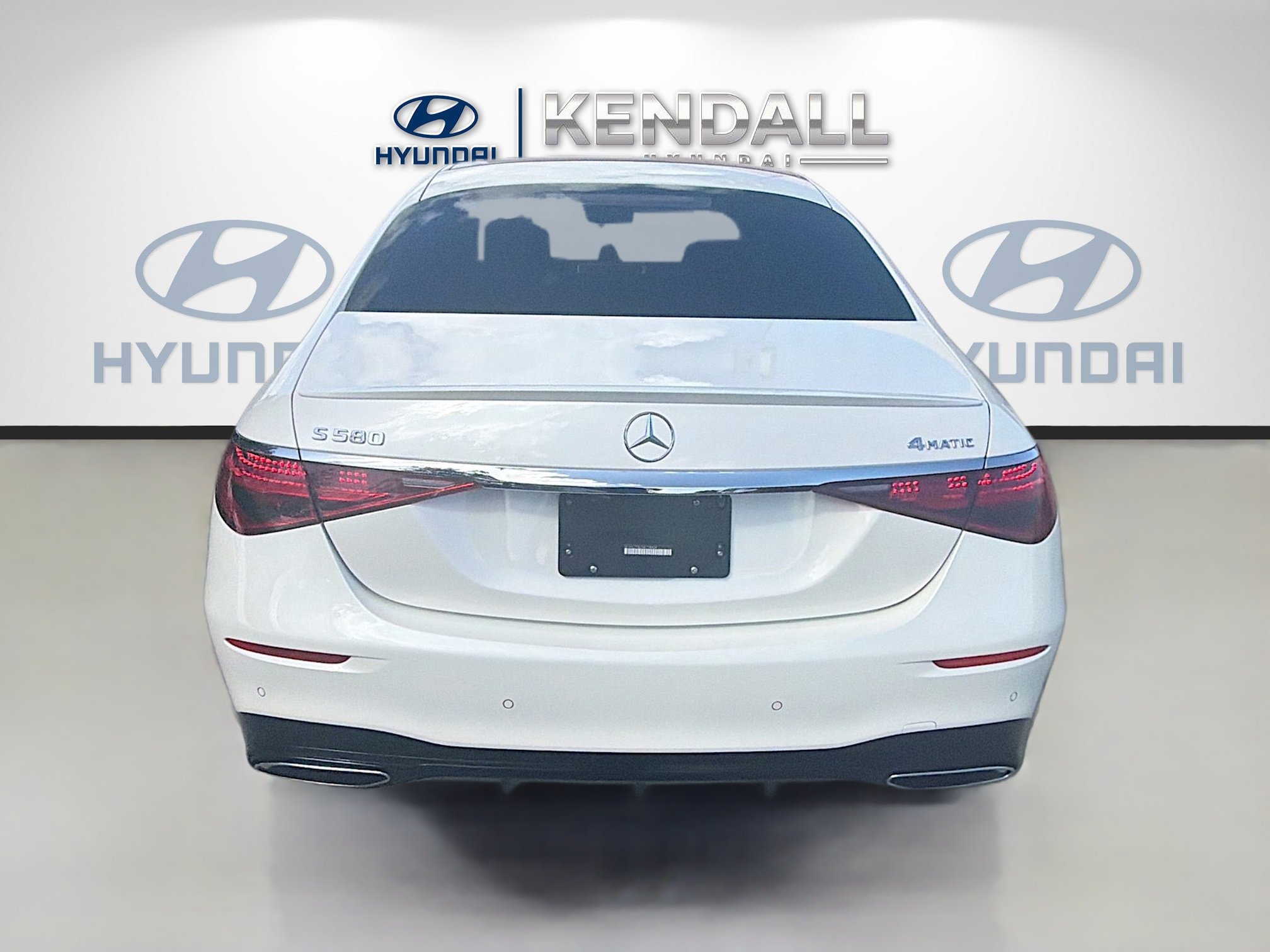 Used 2022 Mercedes-Benz S 580 4MATIC Sedan w/ AMG Line Package image 5