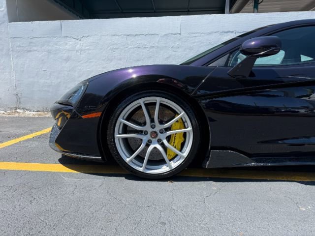 Used 2018 McLaren 570S RWD image 16