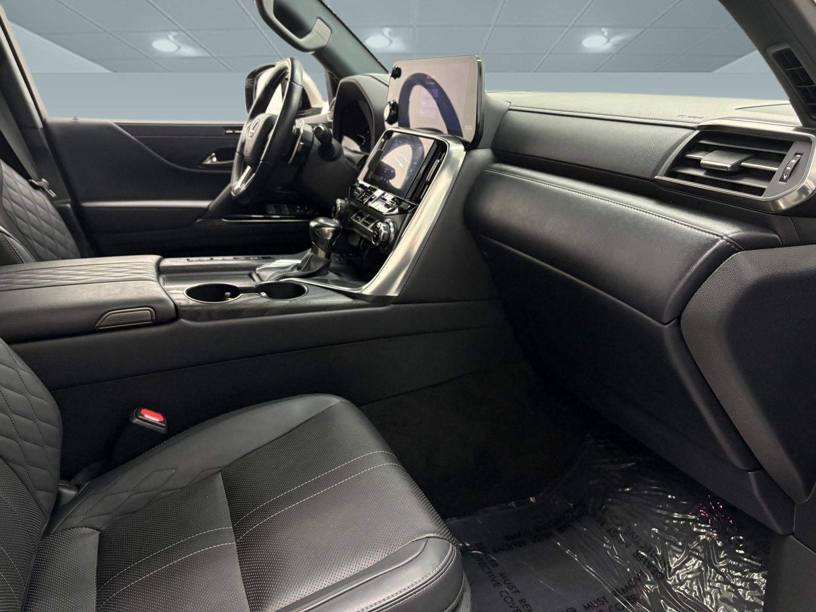 Used 2022 Lexus LX 600 4WD w/ Ultra Luxury Package image 20