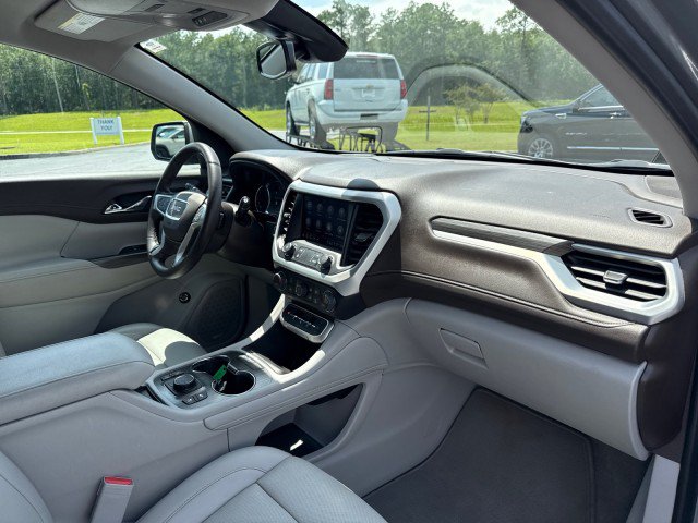 Used 2023 GMC Acadia SLT w/ Preferred Package FWD image 10
