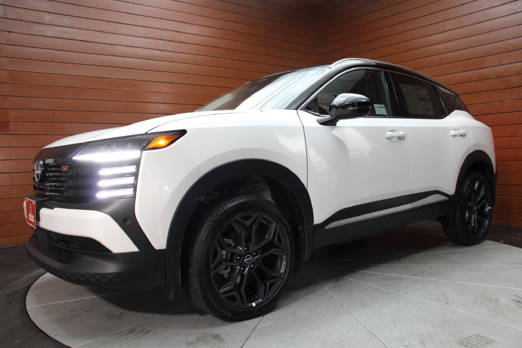 New 2026 Nissan Kicks SR FWD image 1
