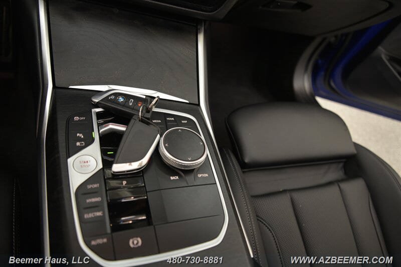 Used 2023 BMW 330e w/ M Sport Package RWD image 39