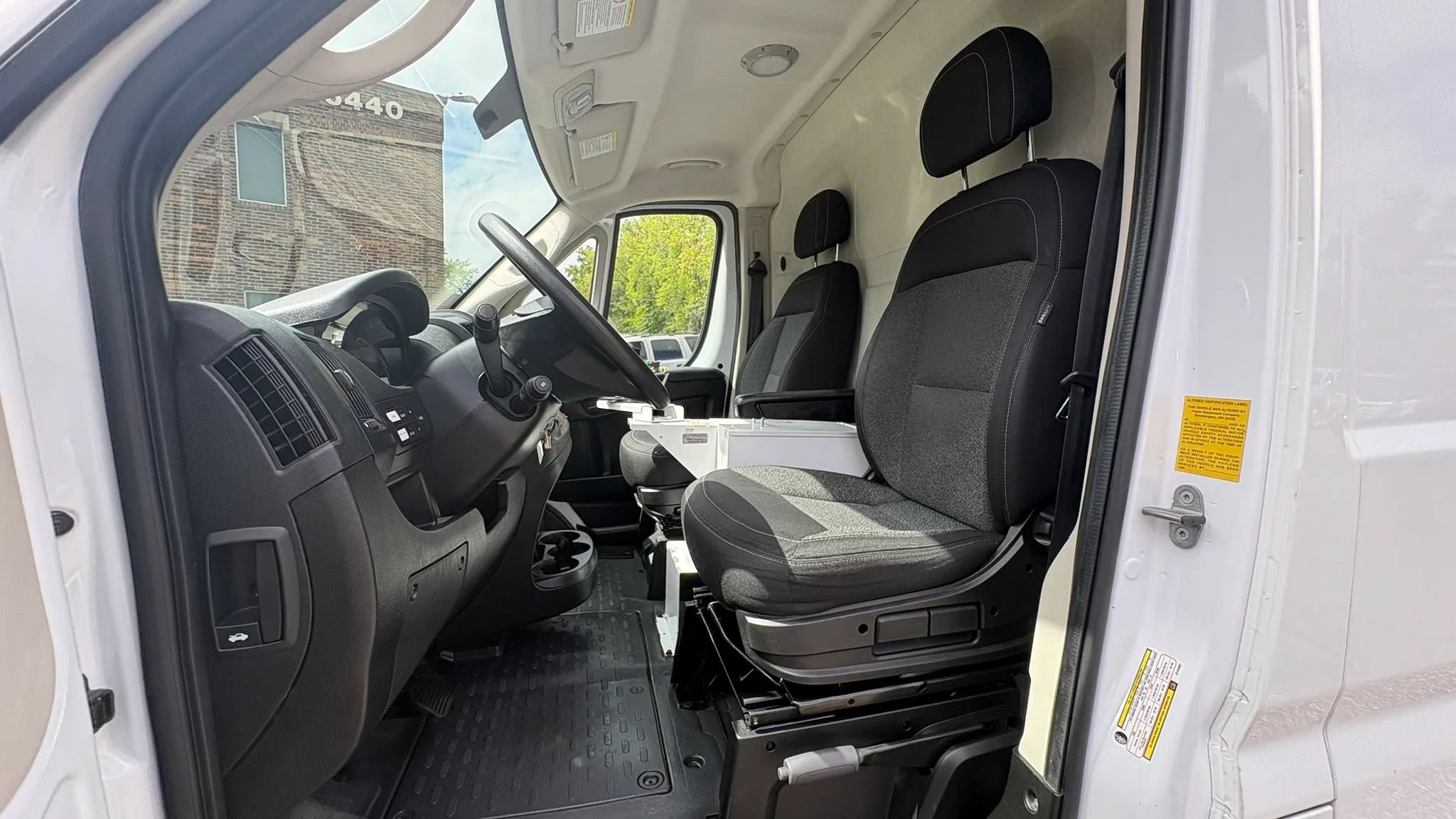Used 2018 RAM ProMaster 2500 FWD image 2