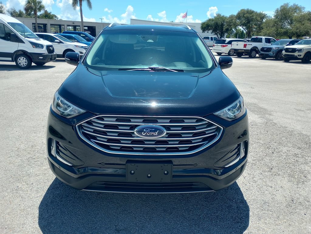 Used 2020 Ford Edge Titanium FWD image 2