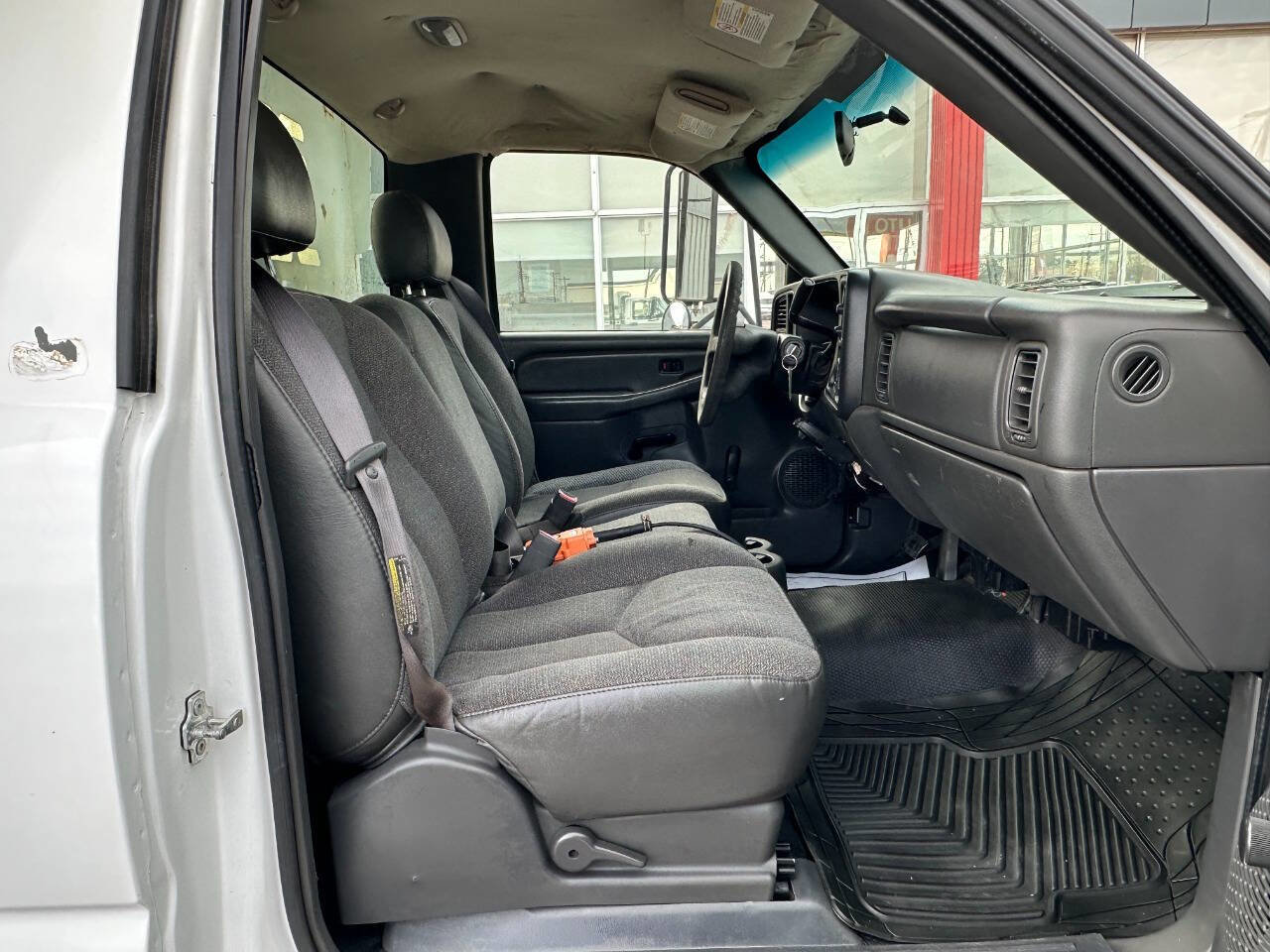 Used 2005 Chevrolet Silverado 3500 2WD Regular Cab image 10